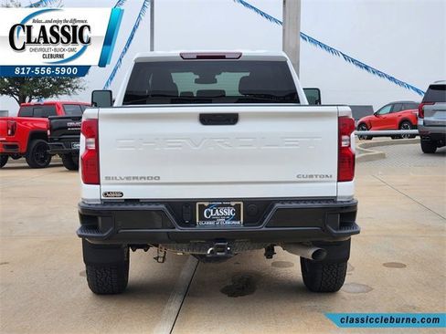 Used 2025 Chevrolet Silverado 2500 Custom w/ Custom Value Package image 8