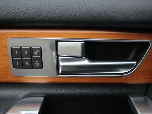 Used 2011 Land Rover LR4 HSE LUX image 18