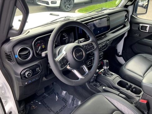 Certified 2024 Jeep Wrangler High Altitude AWD/4WD image 17