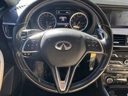 Used 2017 INFINITI QX30 Premium w/ Navigation Package FWD image 15