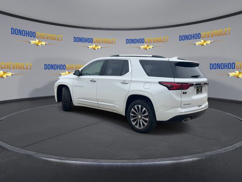 Used 2023 Chevrolet Traverse Premier FWD image 9