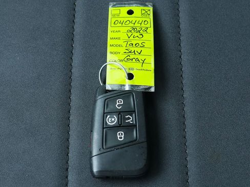 Used 2022 Volkswagen Taos SE w/ Panoramic Sunroof Package image 62