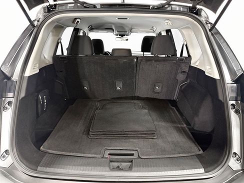 Used 2023 Nissan Rogue S image 9