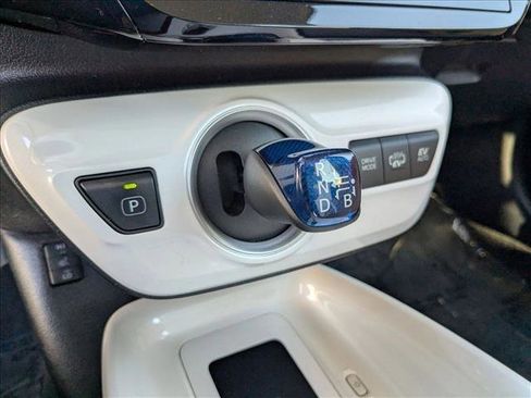 Used 2018 Toyota Prius Prime Premium image 11