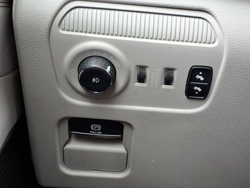 Used 2024 Jeep Wagoneer L Series II w/ Flexible Seating Group AWD/4WD image 14