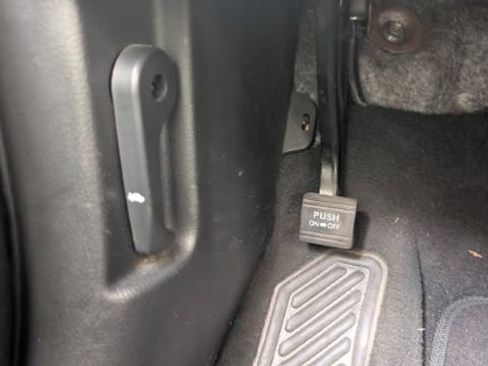 Used 2013 Kia Sorento LX image 34