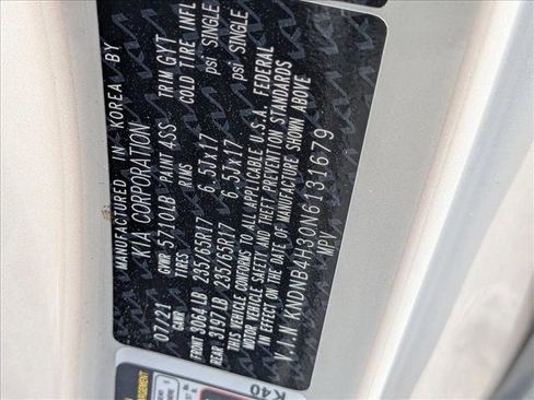 Used 2022 Kia Carnival LX image 15