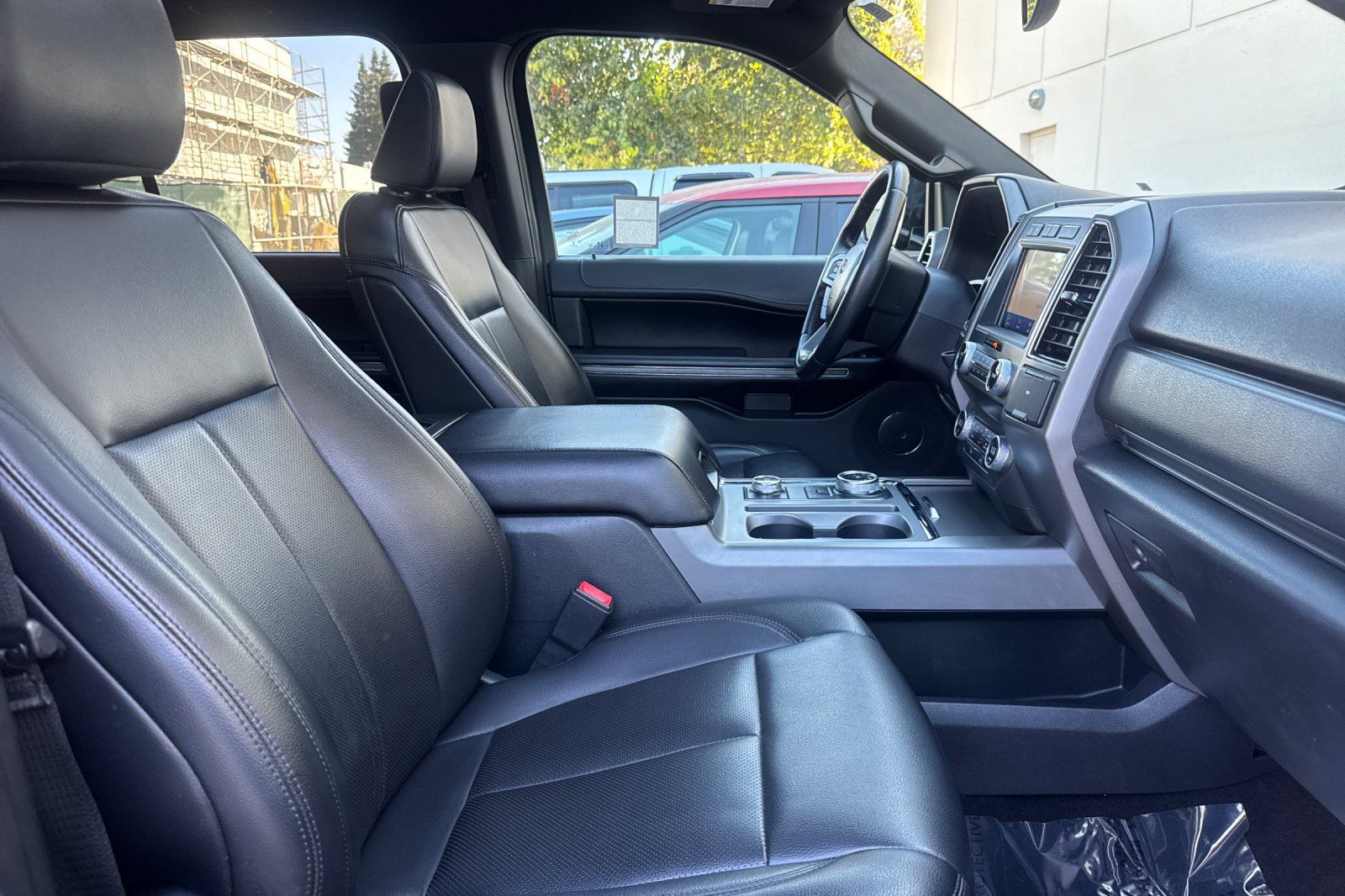 Used 2021 Ford Expedition XLT AWD/4WD image 16