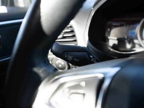 Used 2024 Ford Edge Titanium image 13