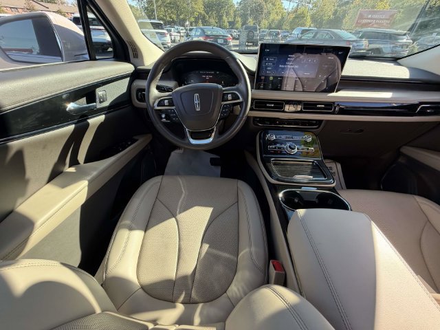 Used 2023 Lincoln Nautilus Reserve AWD/4WD image 13