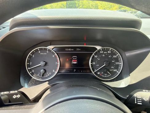 Used 2024 Nissan Rogue SV FWD image 27