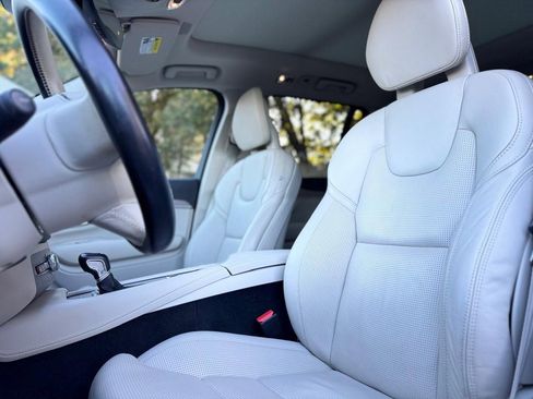 Used 2021 Volvo XC90 T6 Inscription w/ Advanced Package image 16