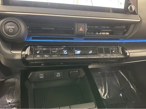 Used 2025 Toyota Prius AWD image 29