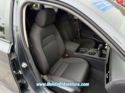 Certified 2022 Honda Civic LX image 9
