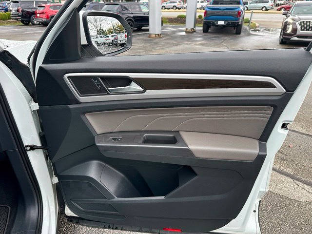 Used 2023 Volkswagen Atlas SE w/ Panoramic Sunroof Package AWD/4WD image 24