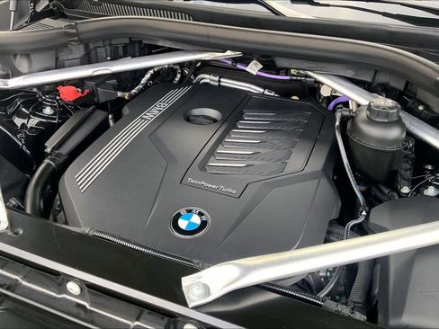 Used 2023 BMW X5 xDrive40i w/ M Sport Package image 32