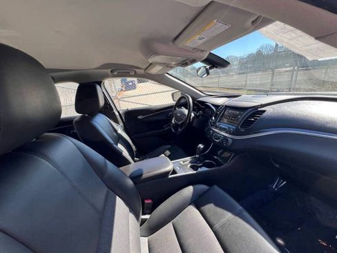 Used 2018 Chevrolet Impala LT FWD image 12