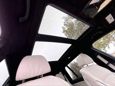 Used 2025 BMW X7 M60i image 23