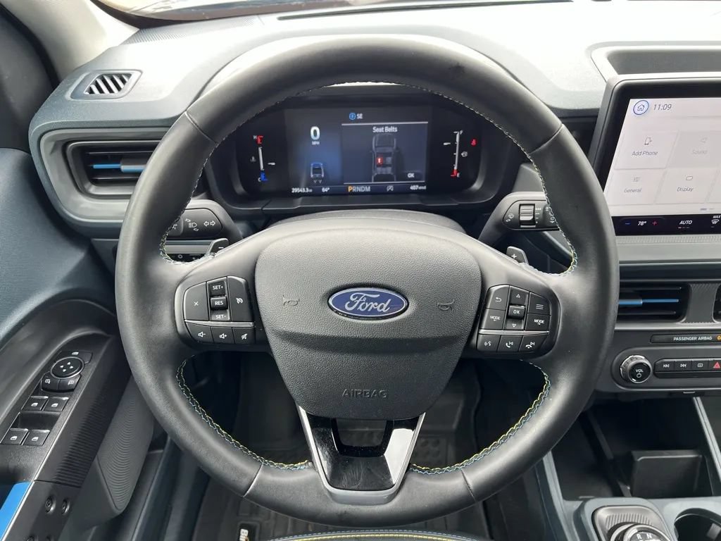 Used 2025 Ford Maverick Lobo AWD/4WD image 23