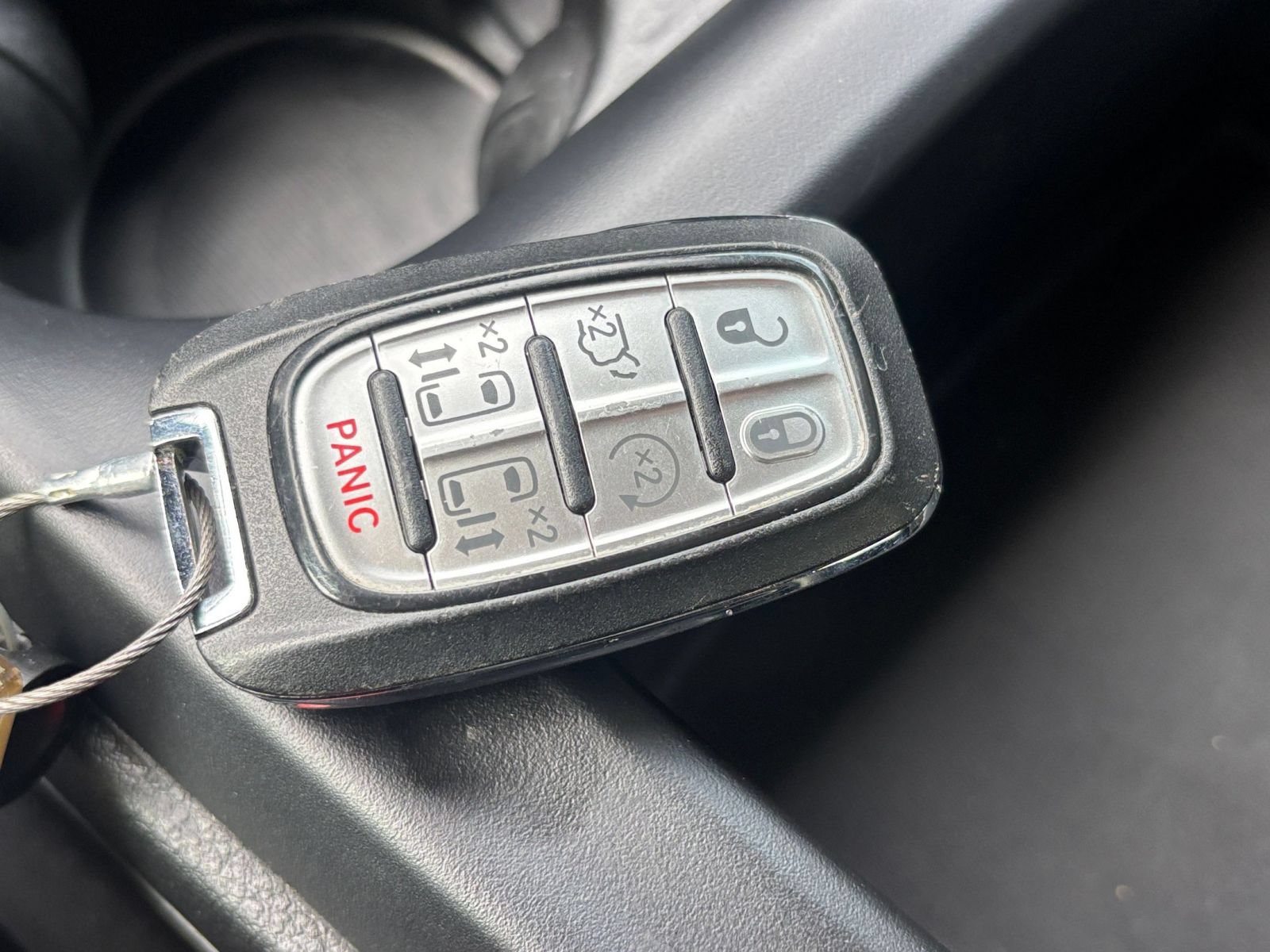 Used 2025 Chrysler Pacifica Select FWD image 26