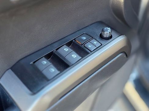 Used 2023 Toyota Tacoma TRD Off-Road image 19