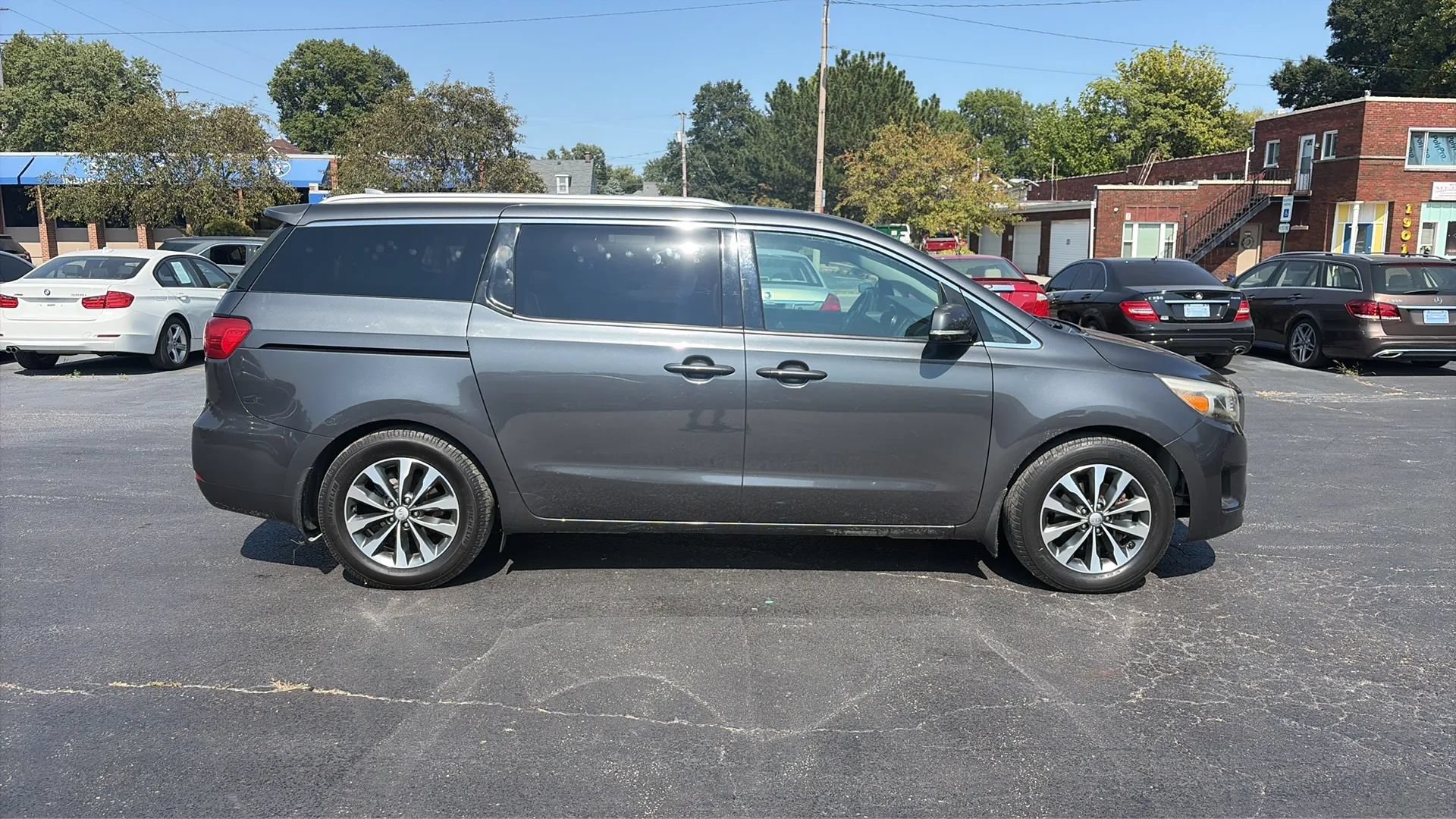 Used 2016 Kia Sedona SX FWD image 4