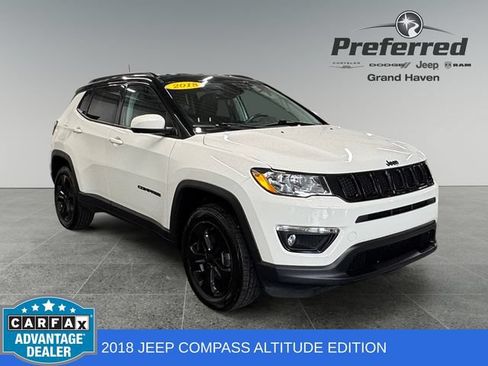 Used 2018 Jeep Compass Latitude w/ Popular Equipment Group AWD/4WD image 1