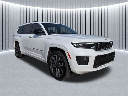 Certified 2025 Jeep Grand Cherokee L Overland w/ Luxury Tech Group IV AWD/4WD image 1