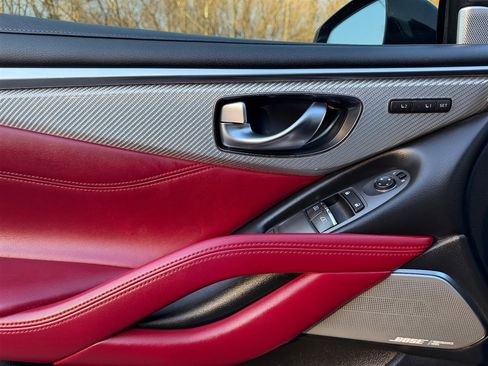 Used 2018 INFINITI Q60 Red Sport 400 w/ Pro Active Package image 9