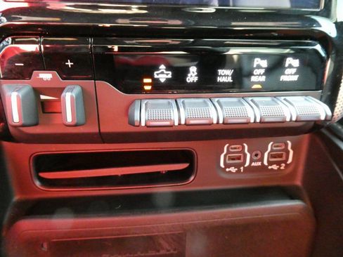 Used 2021 RAM 1500 Limited w/ Night Edition image 31