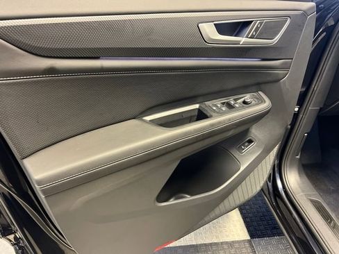 New 2026 Volkswagen Atlas Cross Sport SEL image 8