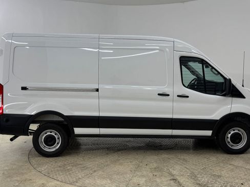 New 2026 Ford Transit 250 148 Medium Roof RWD image 8