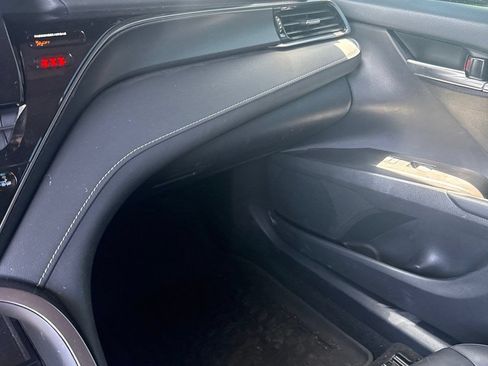 Used 2023 Toyota Camry SE w/ Protection Package (Q2) (TMS) FWD image 9