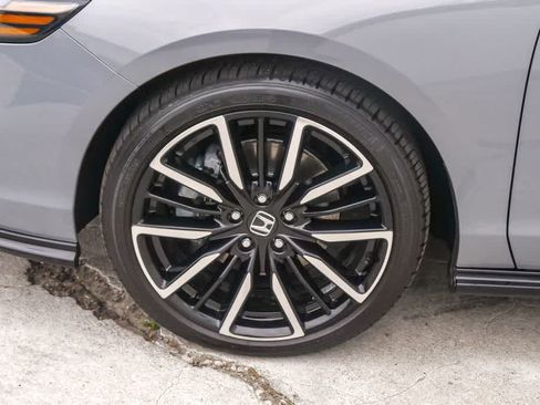Used 2025 Honda Accord Touring image 5