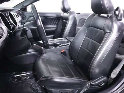 Used 2022 Ford Mustang Premium RWD image 31