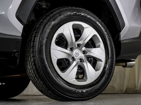 Used 2022 Toyota RAV4 LE image 52