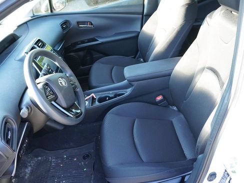 Used 2022 Toyota Prius LE AWD/4WD image 4