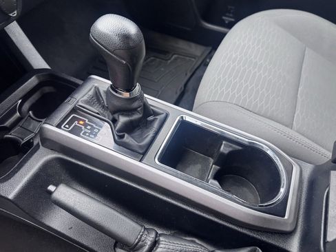 Used 2017 Toyota Tacoma SR5 image 28