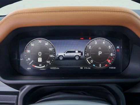 Used 2024 Land Rover Defender 110 SE image 14