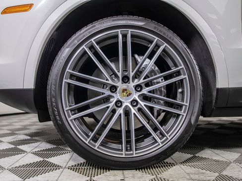 Used 2023 Porsche Cayenne image 41