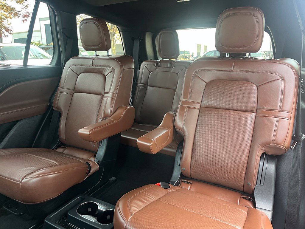 Used 2025 Lincoln Aviator Reserve w/ Equipment Group 201A AWD/4WD image 14