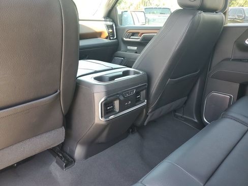 Used 2023 GMC Sierra 1500 Denali w/ Denali Reserve Package AWD/4WD image 14