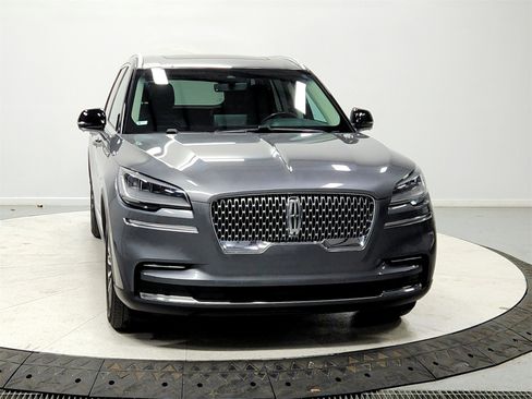 Used 2023 Lincoln Aviator Reserve image 2
