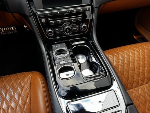 Used 2017 Jaguar XJ L Supercharged image 25