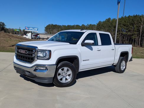 Used 2018 GMC Sierra 1500 SLE w/ SLE Value Package image 4