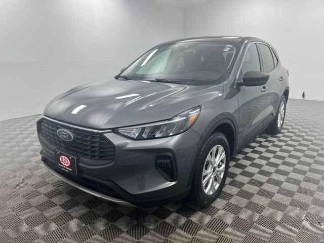 Used 2023 Ford Escape Active AWD/4WD image 2