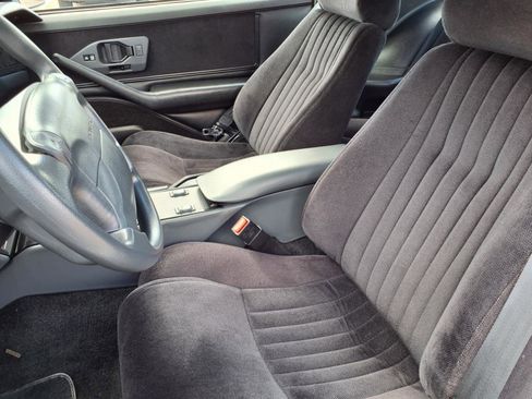 Used 1991 Pontiac Firebird Coupe image 3