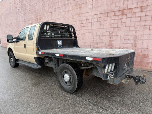 Used 2011 Ford F350 XL w/ Snow Plow Prep Pkg AWD/4WD image 3