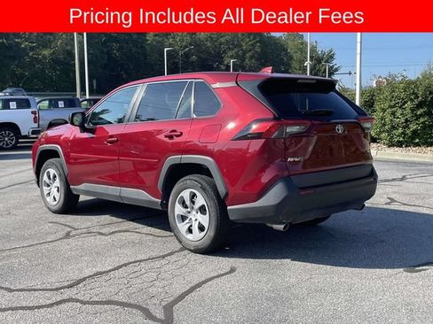 Used 2022 Toyota RAV4 LE FWD image 3