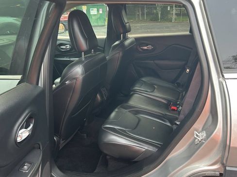 Used 2016 Jeep Cherokee Limited AWD/4WD image 13